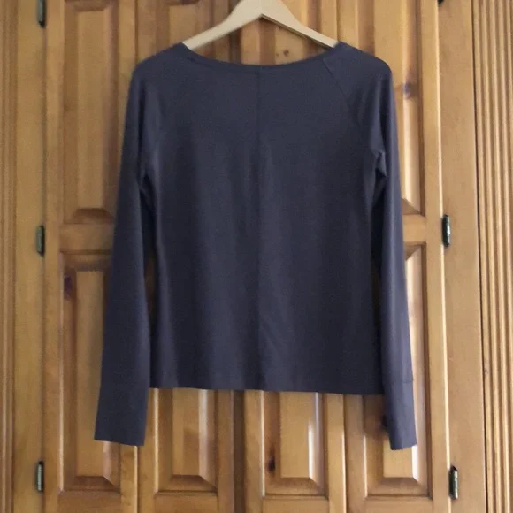 GapFit Athletic workout top. Plum shade. Breathable. Excellent condition. - Picture 6 of 6